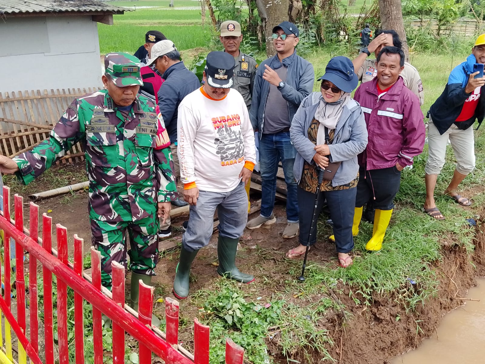 Antisipasi Keselamatan Warga, Jembatan Gantung Penghubung Desa Muara – Tanjungtiga ditutup Sementara