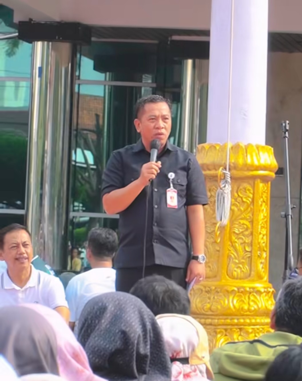 Hari Pertama Kerja 2026, Bupati Karawang Beri Arahan Soal Mutasi dan Rotasi ASN
