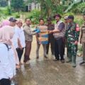 Jajaran Kecamatan Pakisjaya Bersama BPBD Salurkan Bantuan untuk Warga Terdampak Banjir