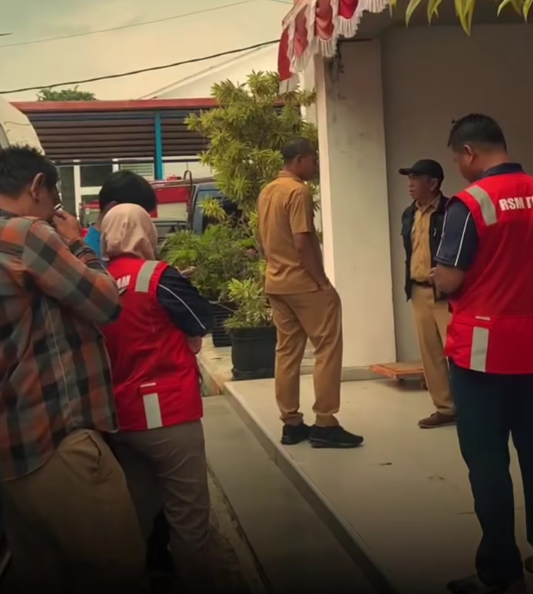 Pengawasan Keluar Masuk Bantuan Korban Banjir Di Awasi Langsung Oleh Sekertaris Daerah Asep Aang