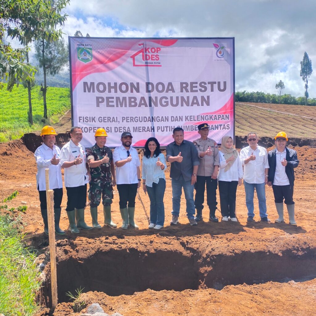 Babinsa Koramil 0818/02 Batu Dampingi Penyaluran Makan Bergizi Gratis di Kecamatan Batu