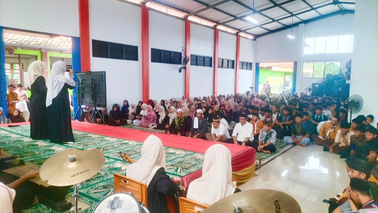 SMK PGRI 3 Karawang Gelar Peringatan Isra Mi’raj Nabi Muhammad SAW, Berlangsung Penuh Khidmat