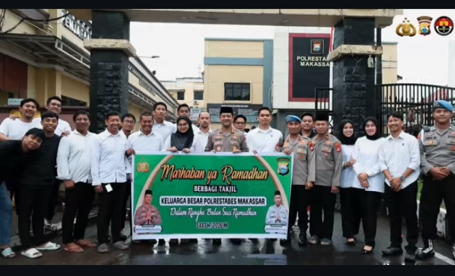 Kapolrestabes Makassar Pimpin Aksi Humanis, Polrestabes Tebar Kepedulian Ramadan di Jantung Kota