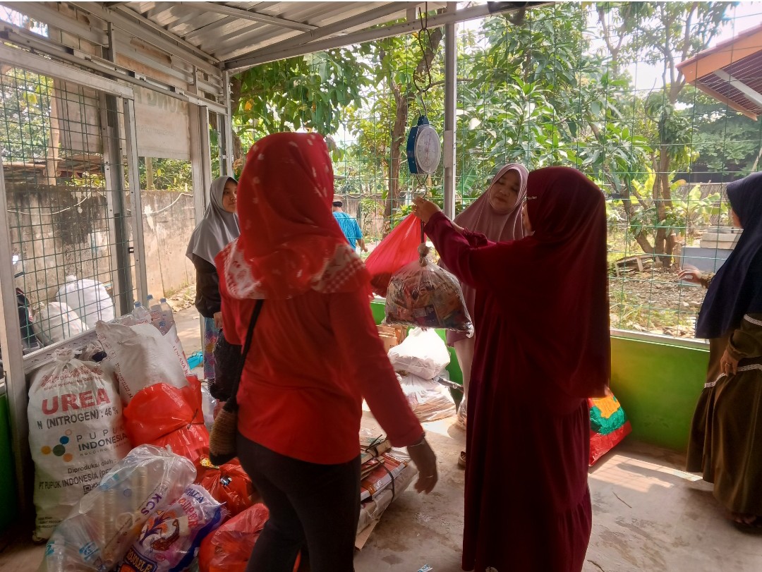 Saung Hijau Kembali Gelar Penimbangan Sampah dan Minyak Jelantah