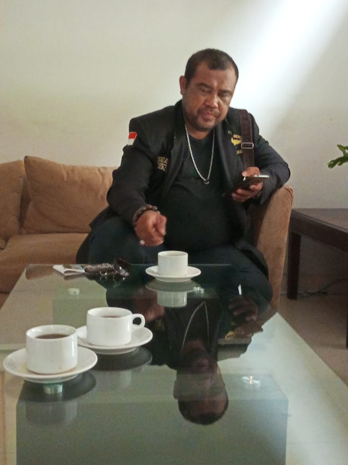 PEMRED ELANG MAS NEWS Geram, Oknum Pemred Subang Post Dinilai Lebih Bela Pejabat Daripada Wartawan