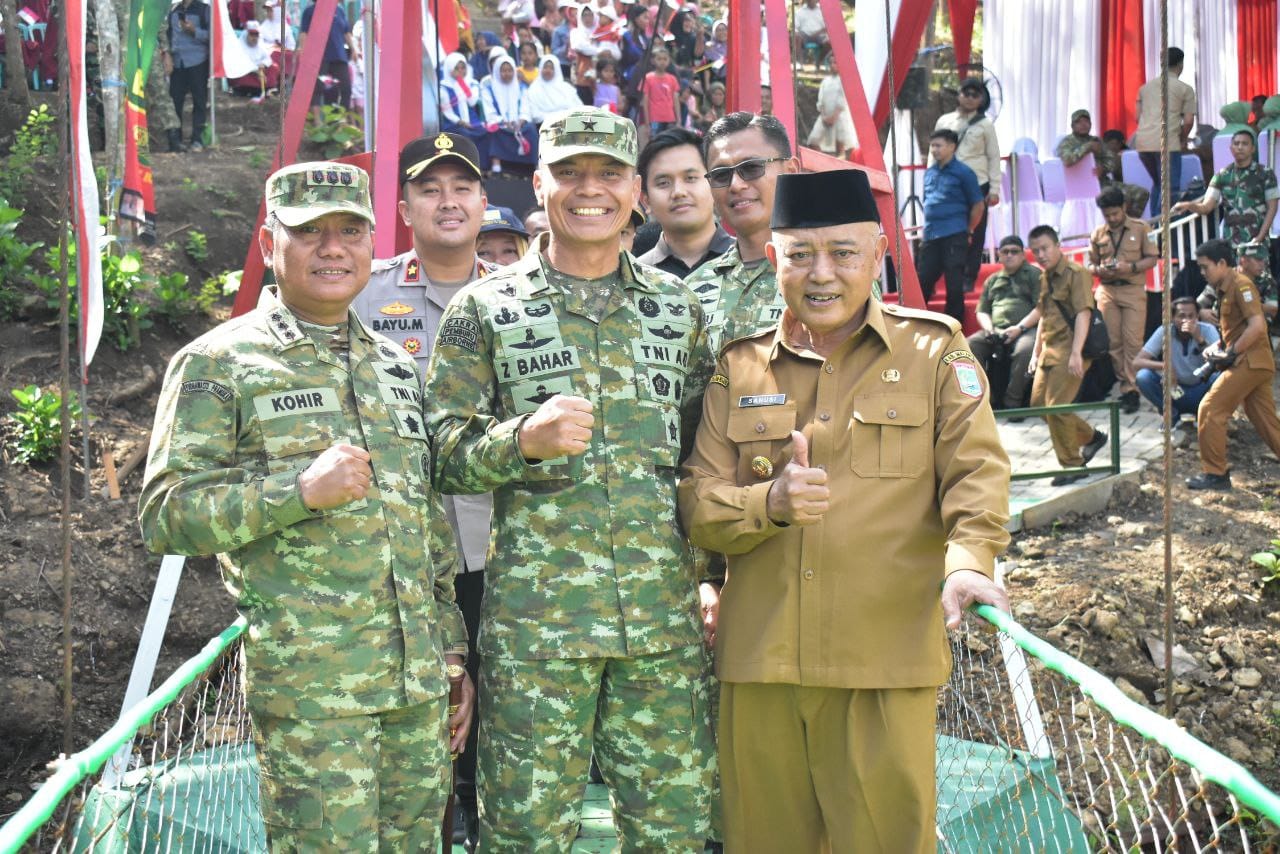 Permudah Akses Warga Dua Kecamatan, Jembatan Gantung Garuda secara Resmi diresmikan oleh Presiden RI Prabowo Subianto