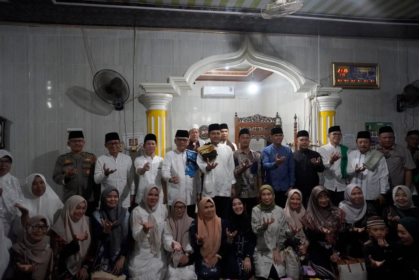 *Bupati Joncik Muhammad kembali melanjutkan rangkaian kegiatan Safari Ramadhan 1447 Hijriah yang kali ini digelar di Desa Ujung Alih, Kecamatan Tebing Tinggi*