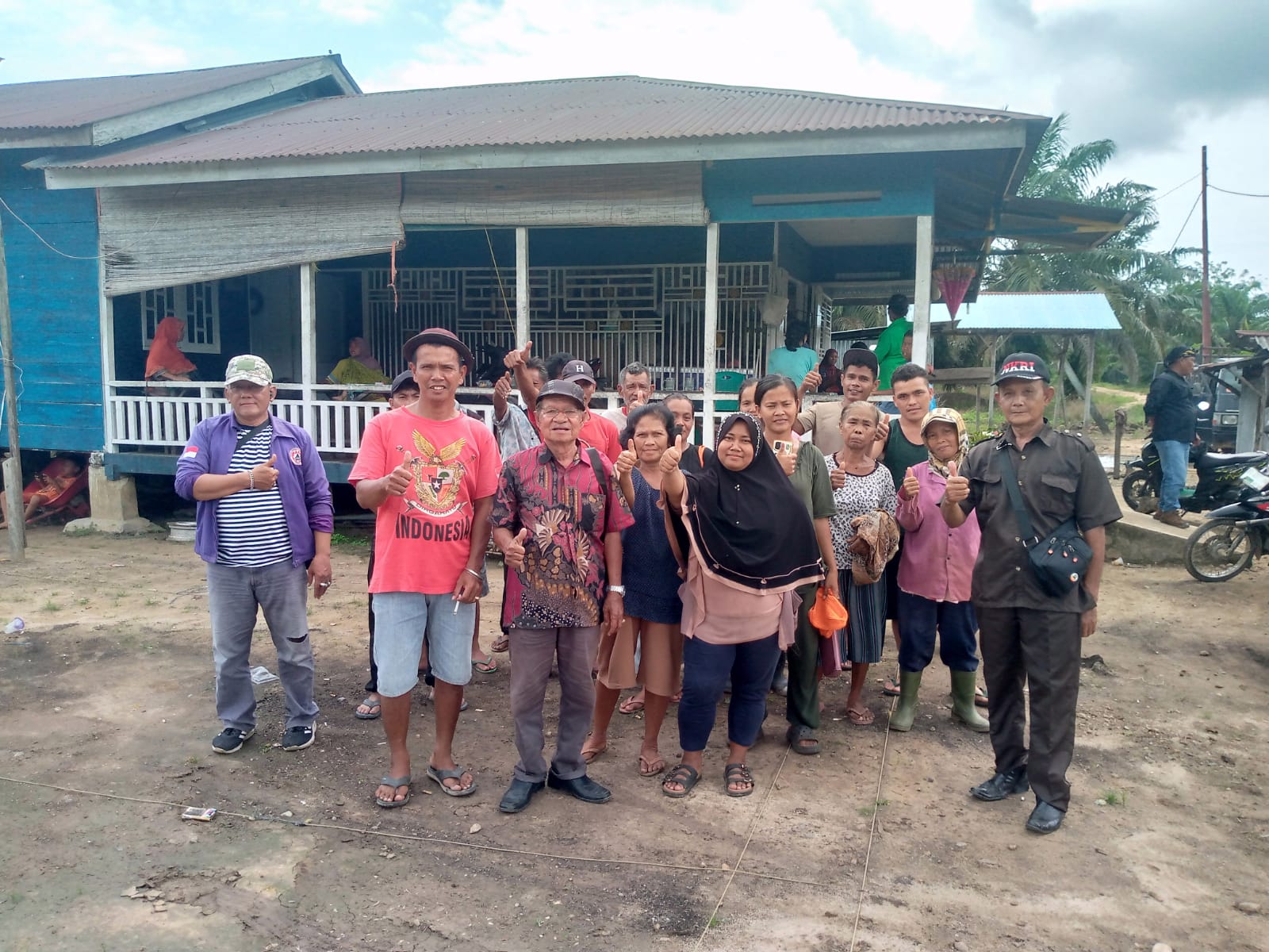 DPC LSM ELANG MAS Tapteng Tanggapi Keluhan Warga Desa Rawa Makmur Terkait Bantuan Jadup.