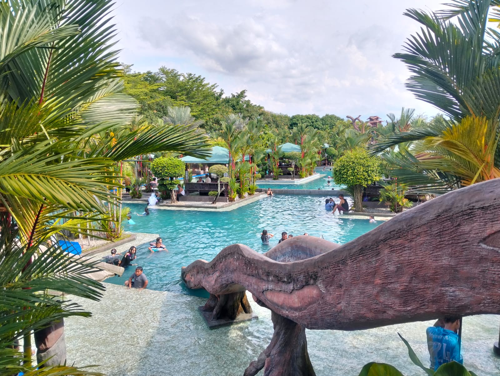 WATERPARK HUD-HUD JADI PILIHAN TERBAIK DI HARI LIBUR LEBARAN