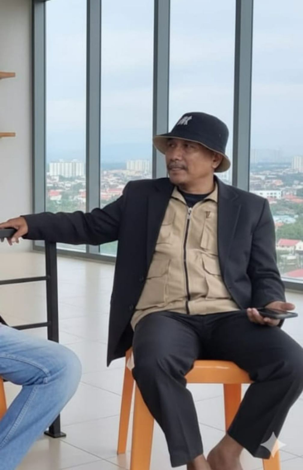 #”Ketua RW 02 Kelurahan Tanjung Agung Tolak Pembagian Sembako dari PT Semen Baturaja, Khawatir Picu Kecemburuan Sosial”#