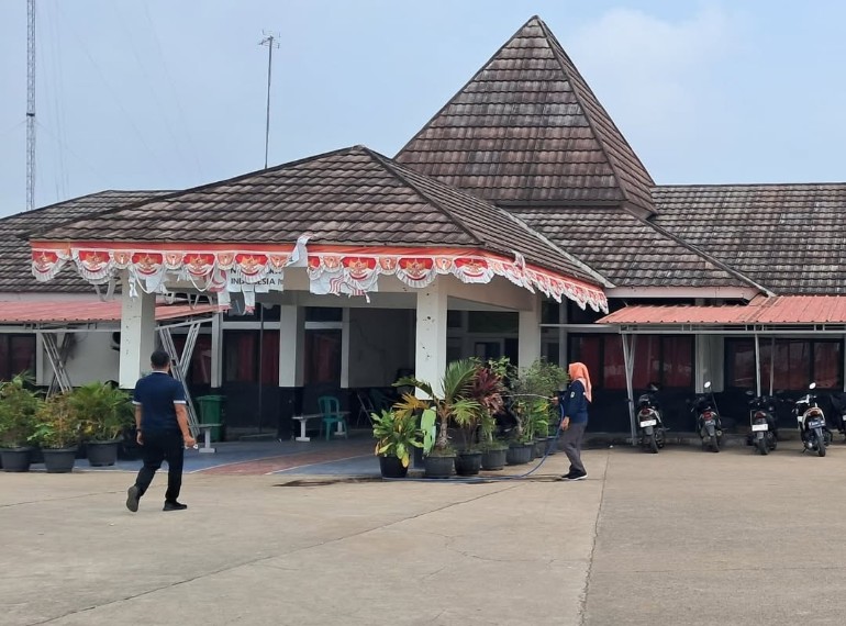 Diduga Modus SPPD Fiktif Camat Banyusari Periode 2022-2025 Terbongkar Setelah Dua Kades Dilaporkan Ke-Kejaksaan.