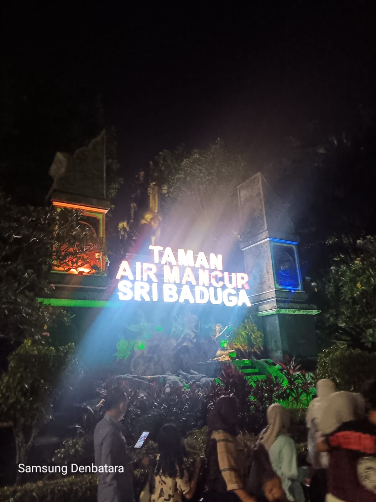 Purwakarta Istimewa! Ribuan Warga Padati Situ Buleud, Pesona Air Mancur Sri Baduga Hipnotis Pengunjung