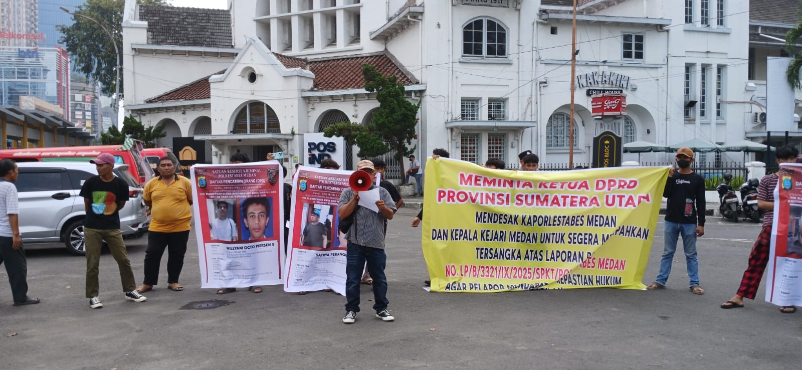 Datang Dari Dairi Kedua Orangtua Korban Penganiayaan Minta Para DPO Ditangkap