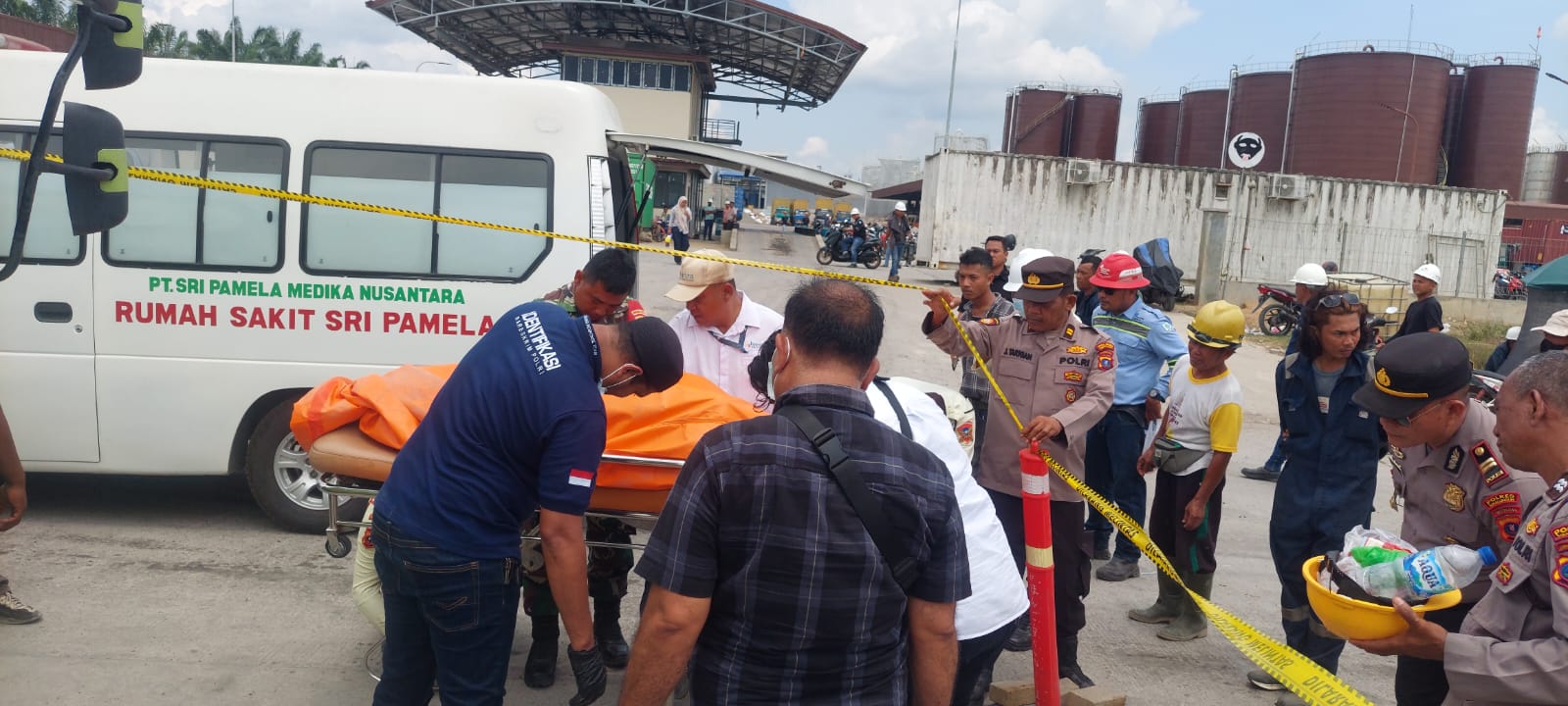 Sigap dan Tanggap! Polsek Bosar Maligas Gerak Cepat Tangani Penemuan Mayat Petani Asal Sumbar di Dalam Truk Kawasan Industri Sei Mangkei