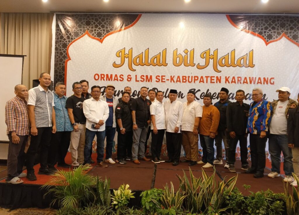 Bupati H Aep Saepulloh di Dampingi Sekda H Asep Aang Menghadiri Halal Bihalal Ormas dan LSM se-Karawang Dengan Tema Perkuat Sinergi dan Harmoni Sosial