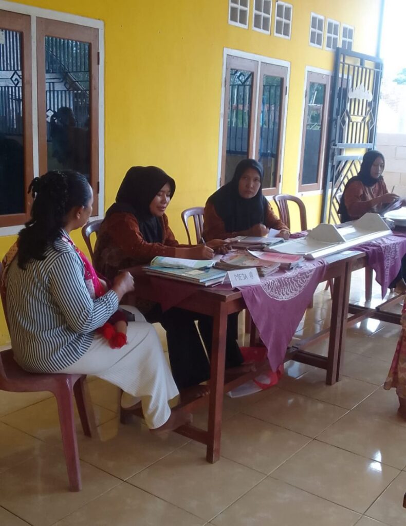 “*Posyandu Bumil dan Balita Disertai Pengobatan Gratis Digelar di Desa Gedung Negara*”.