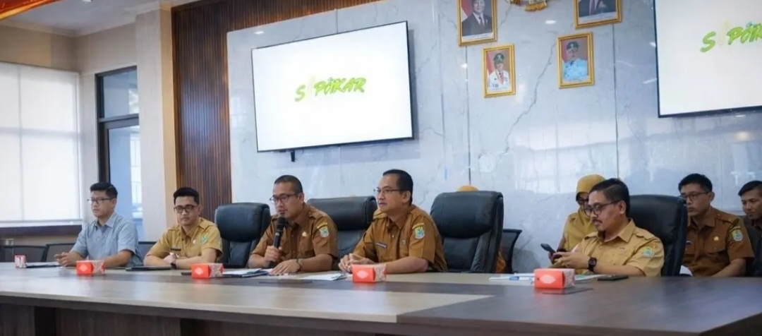 Bapenda Karawang Permudah Layanan Pajak Lewat Aplikasi SIPAKAR