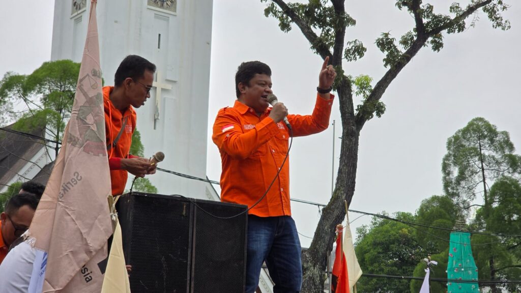 Aksi Partai Buruh Suarakan Nasib Buruh TPL