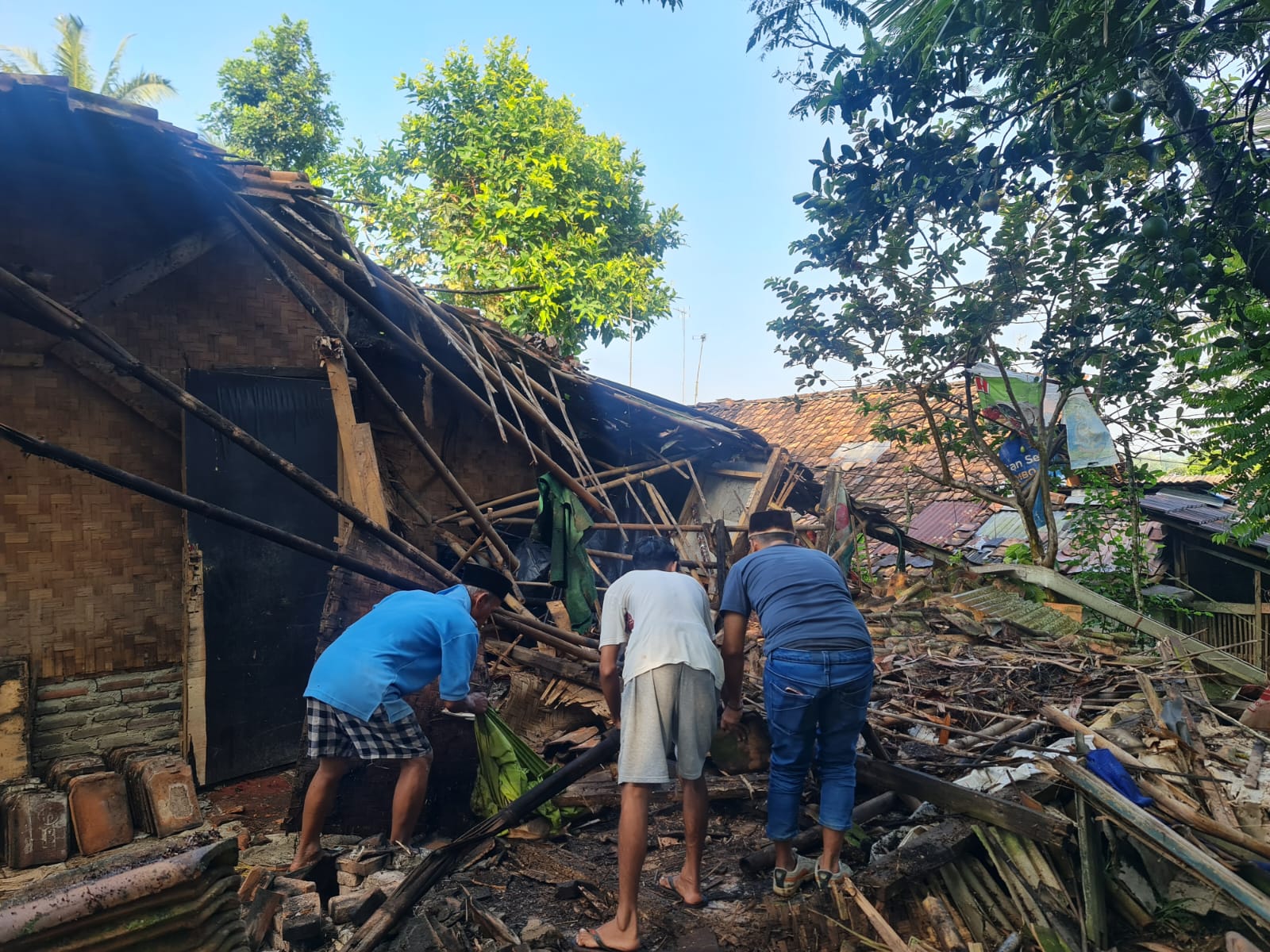 Diterjang Angin Kencang dan Hujan Lebat, Rumah Warga di Rangkasbitung Rusak, Kerugian Capai Puluhan Juta