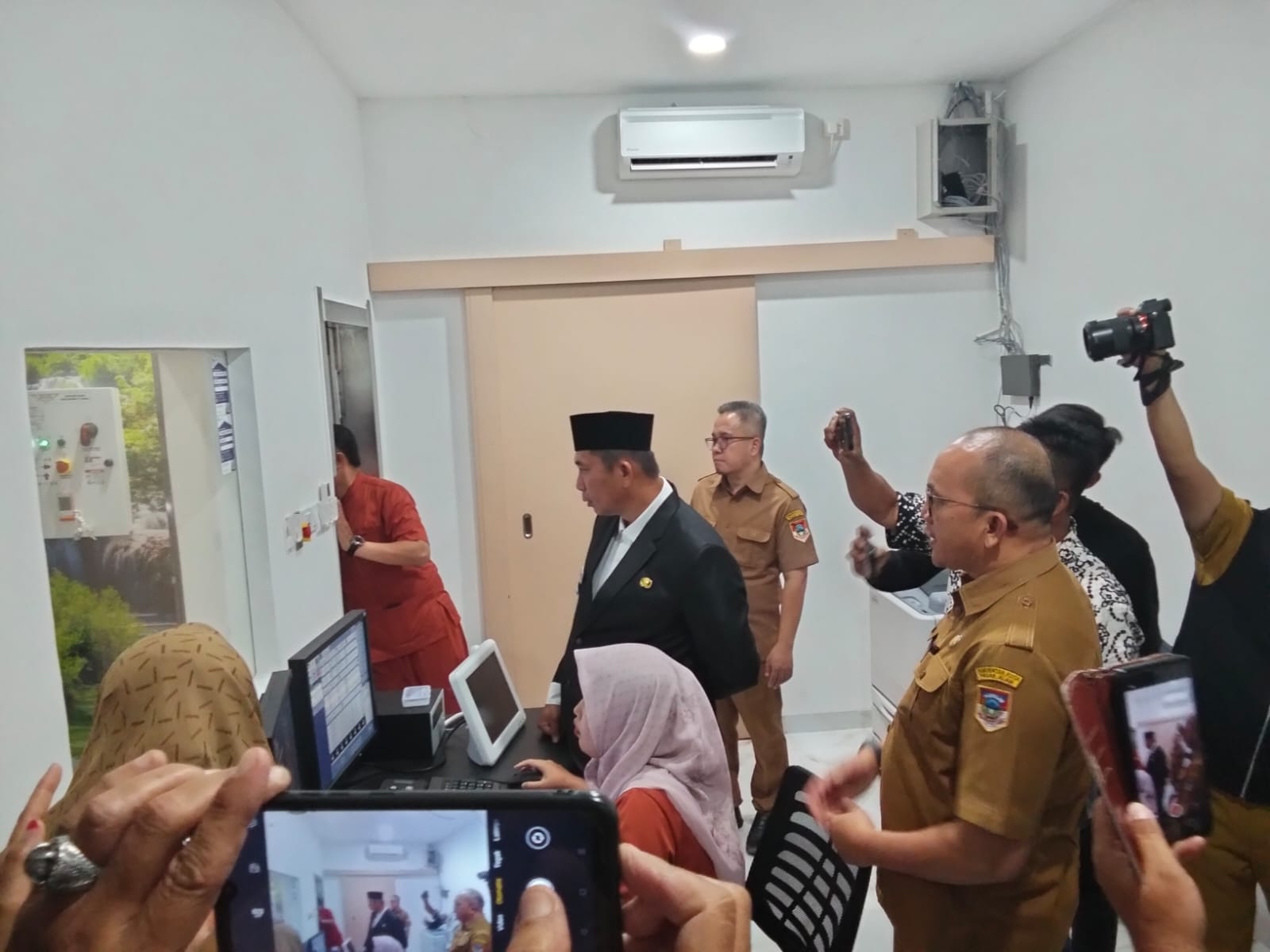 KEGIATAN BAKTI SOSIAL KESEHATAN GRATIS DI LAKSANAKAN UPTD RSU BESEMAH.