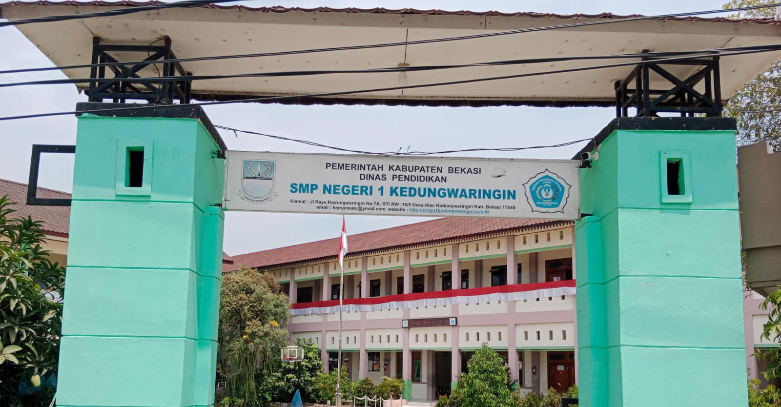 Dugaan Praktik Ijon Merambah Dunia Pendidikan Bekasi, Nama Kasek SMPN 1 Kedungwaringin Disorot – Muncul Pula Sosok Mengaku dari Kejagung