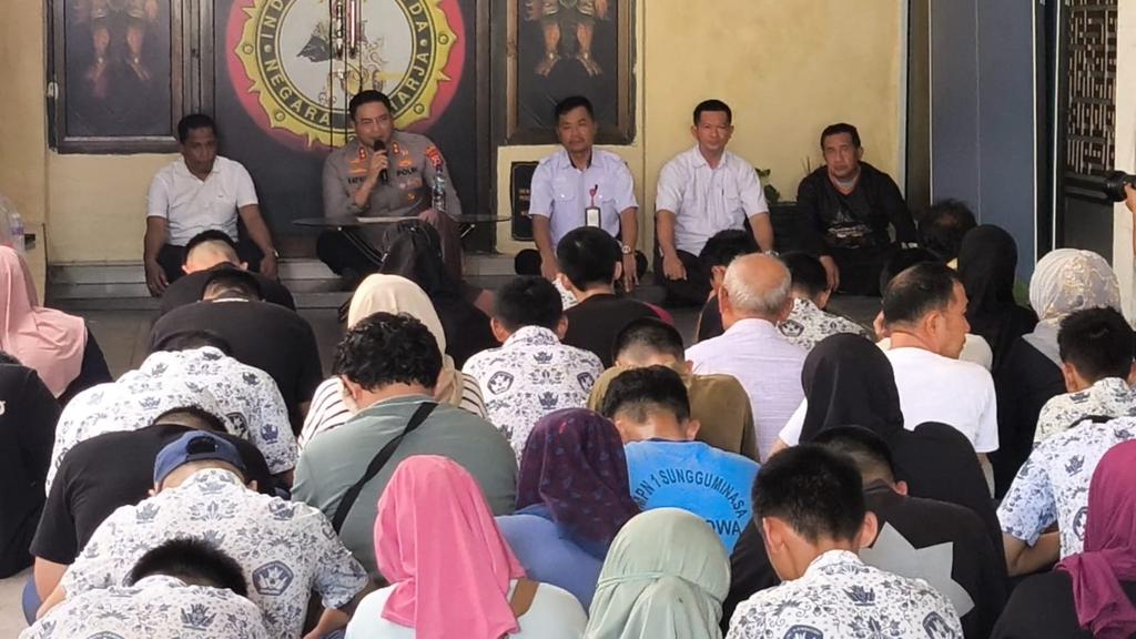 Polres Gowa Tindak Tegas Pelajar Konvoi Parang, 12 Motor Disita