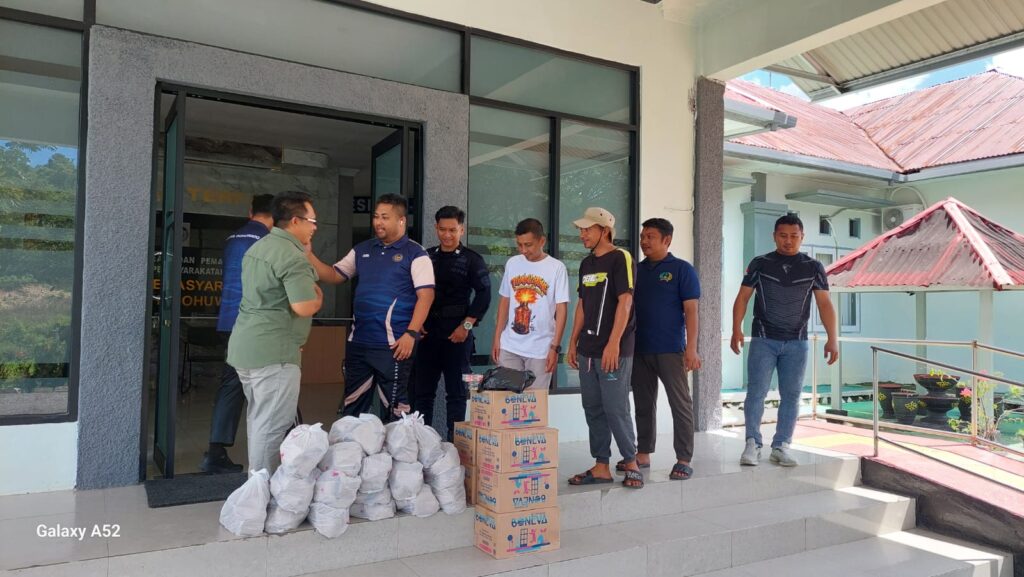 Dari Berbagi Makanan Hingga Bantu Warga Kurang Mampu, YR TIM Terus Hadir Untuk Masyarakat