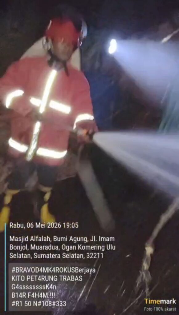 Gerak Cepat Tim TRABAS Damkar OKU Selatan Padamkan Kebakaran di Pancur Pungah