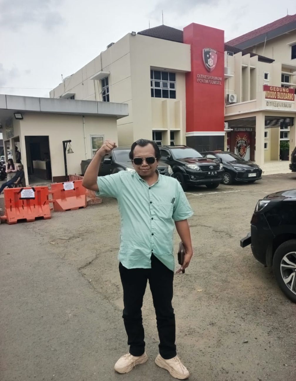 ANGGOTA POLISI TEWAS DITEMBAK BEGAL DI LAMPUNG, BUDI RIZKIYANTO DESAK KAPOLRI BURU PELAKU SAMPAI KE UJUNG DUNIA “Ini Soal Nyawa Aparat yang Melindungi Masyarakat”