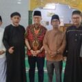 Bupati OKU H.Teddy Meilwansyah Sholat Jum’at Dan Jenazah Tokoh Masyarakat Pahlawan Kemarung Di Masjid Nurul Iman Kelurahan Pasar Baru