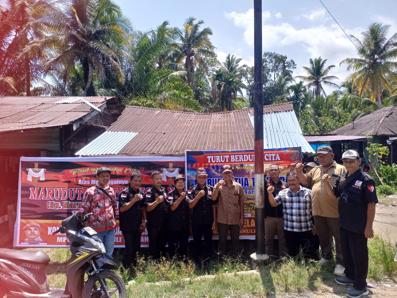 DPC LSM ELANG MAS SIBOLGA – TAPTENG HADIRI ACARA MENINGGALNYA ORANGTUA ANGGOTA
