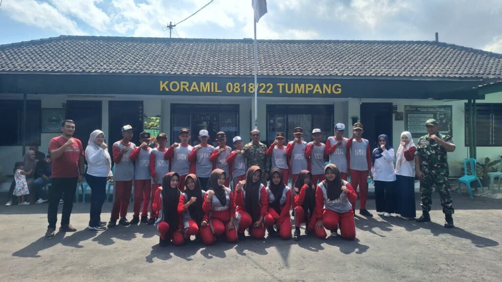 Danramil 0818-22/Tumpang Berikan Pembinaan Karakter dan Kedisiplinan kepada Siswa SMP Diponegoro Tumpang