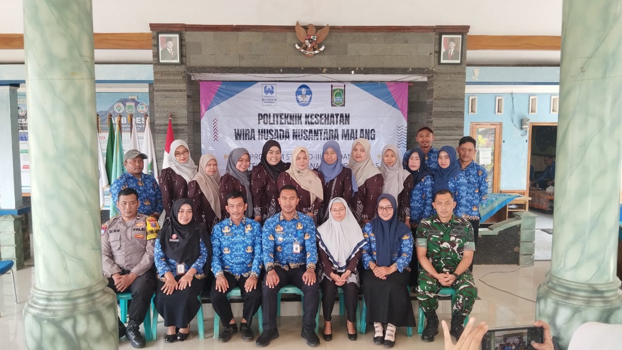 Serma Nurhadi Hadiri Perpisahan Mahasiswa Poltekkes Wira Husada Nusantara di Desa Sidomulyo