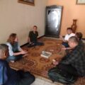 DPC PPWI Kabupaten Majalengka, LSM LAKI dan LSM Elang Mas saat wawancarai keluarga korban   Harta Istri Hasil TKW Dikuras Kedua Anak Perempuan Dicabuli Hingga Akhirnya Jeruji Besi Menanti YRN