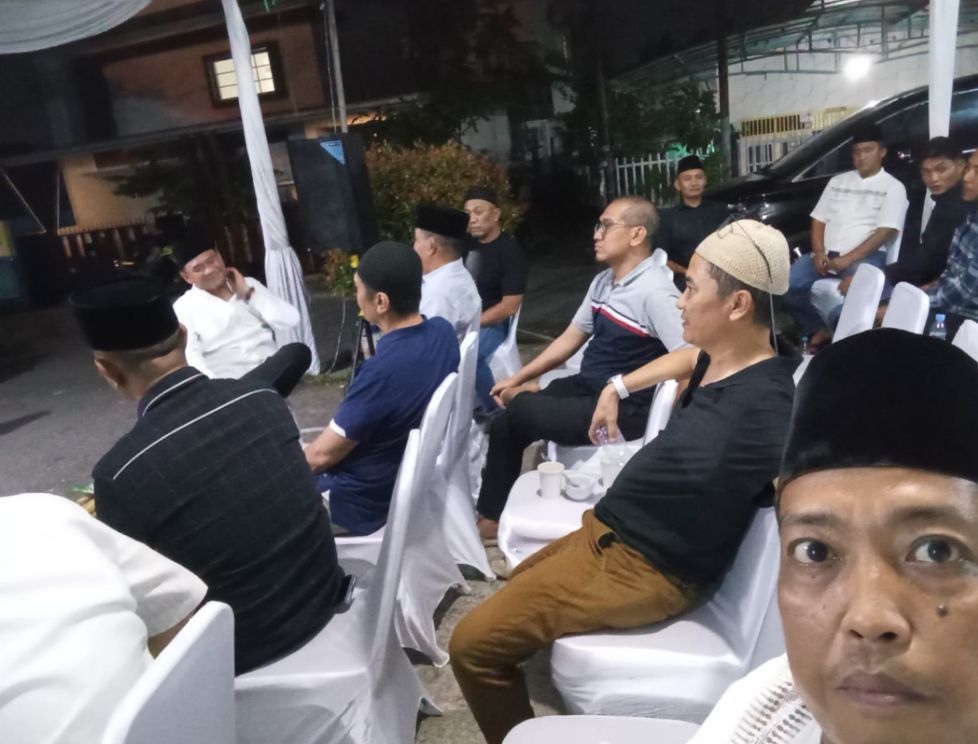 Ketua DPP LSM SAKTI TomiJambul Hadiri Takziah Malam Pertama Orang Tua Ketua DPRD Sumsel Andie Dinialdie