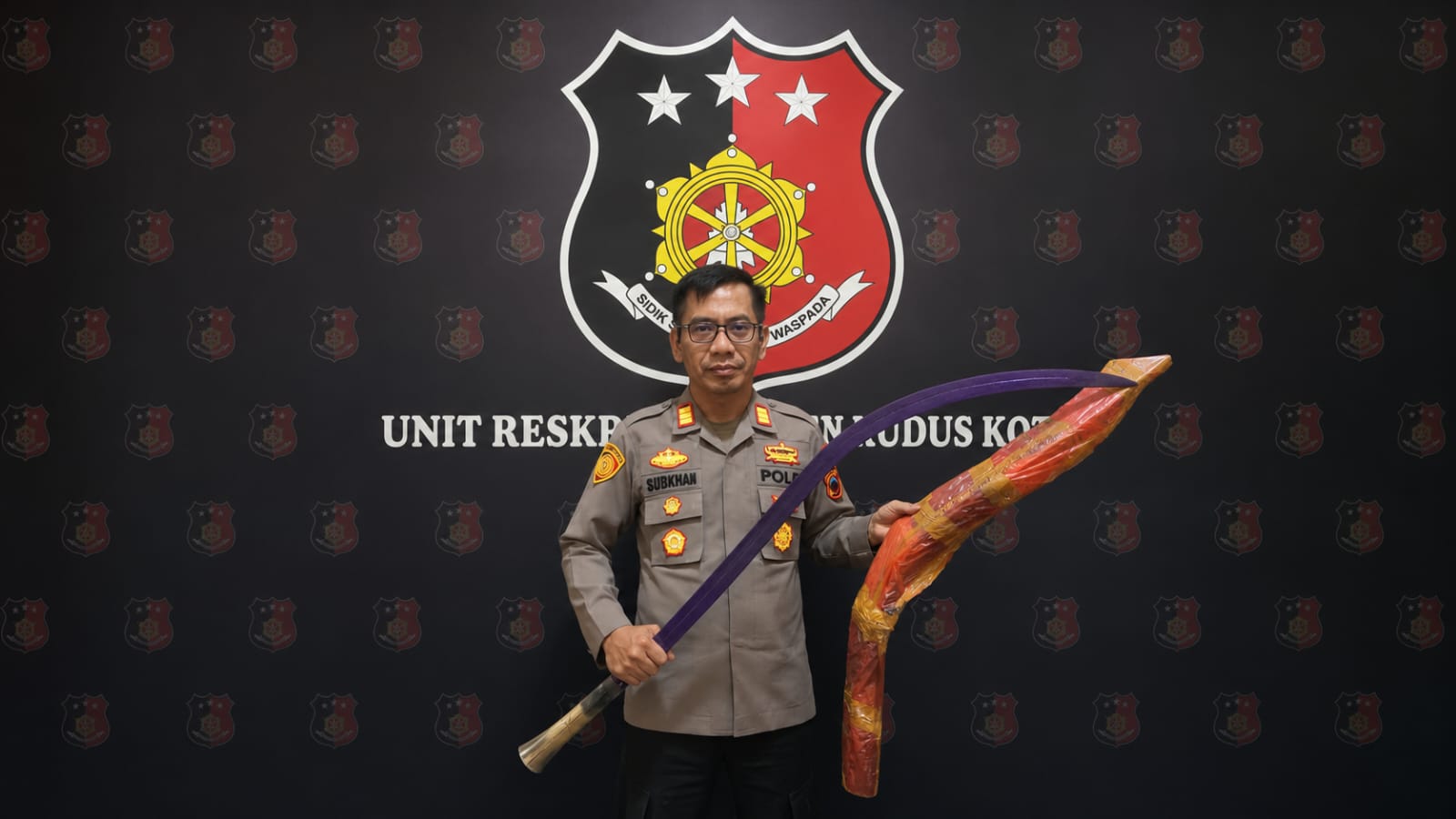 Polisi Gagalkan Pengiriman Klewang 1,3 Meter ke Remaja di Kudus, Terungkap Dibeli Lewat Marketplace untuk Koleksi