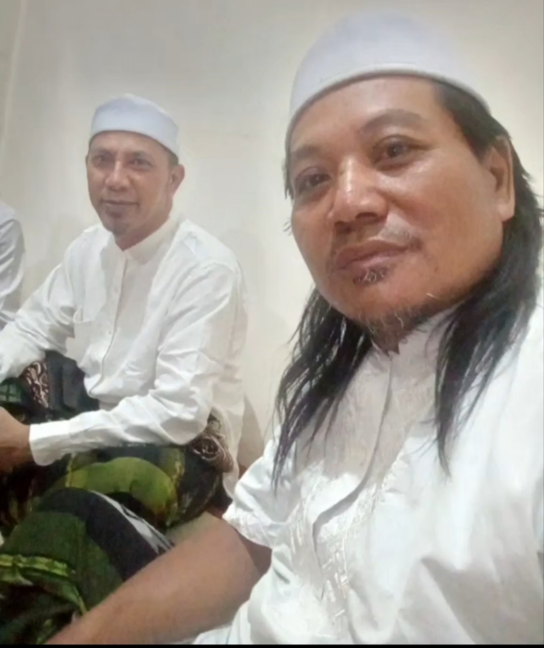 Wajah Putih Bersinar Berkah Bayak Baca Sholawat
