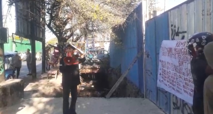 Warga & Mahasiswa Demo Tolak Gudang Semen Tonasa di Makassar, Diduga Langgar Tata Ruang & “Kebal Hukum”