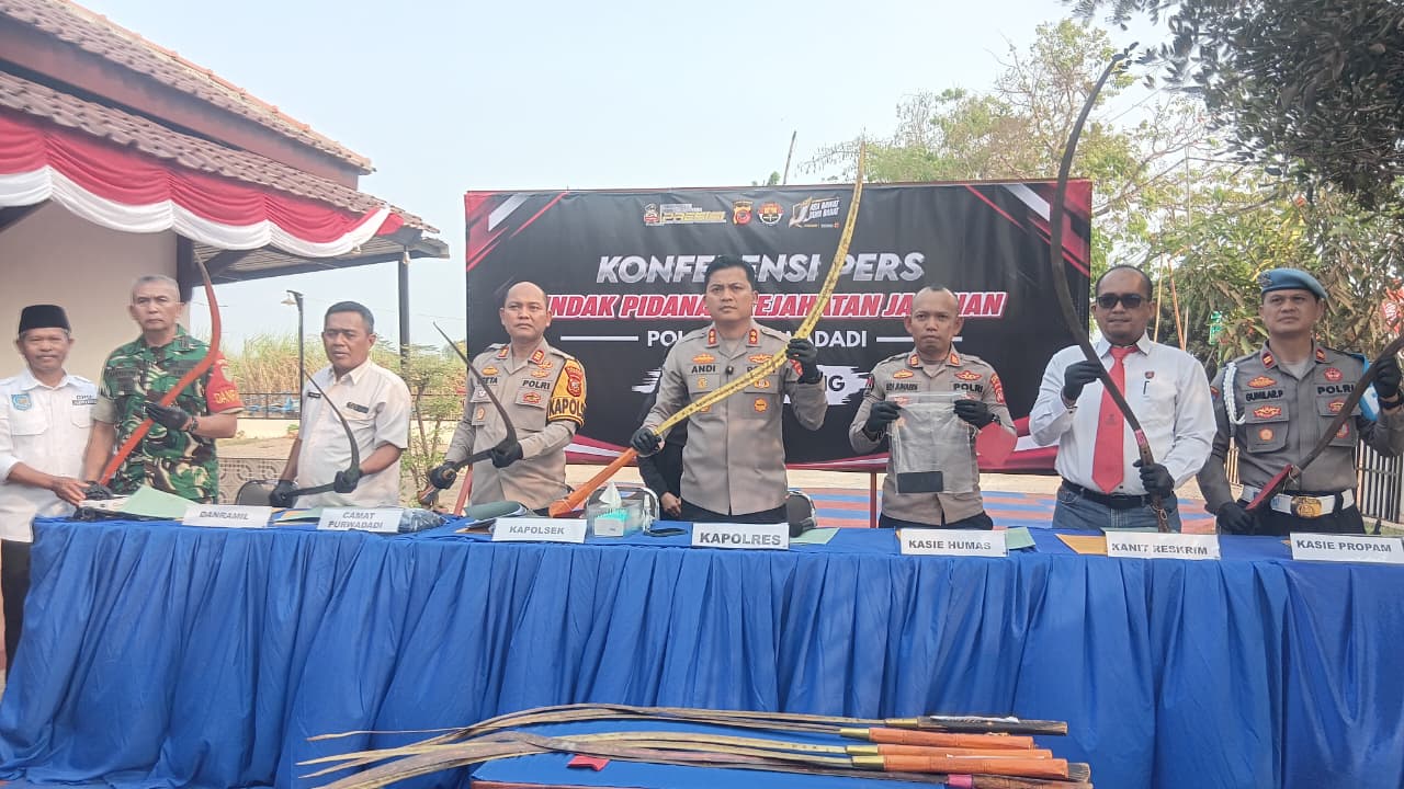 Aksi Brutal Gank Motor memakan Korban, Kapolres Subang Gelar Konfrensi Press di Mapolsek Purwadadi. 
