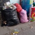 WARGA KELURAHAN MACCINI SOMBALA KELUHKAN, DUA BULAN TERAKHIR SAMPAH TAK KUNJUNG DI ANGKUT.