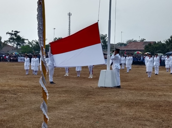 Peringati HUT RI Ke 81, Pemcam Blanakan Gelar Upacara Di Lapang Bola Tanjung Baru Blanakan.