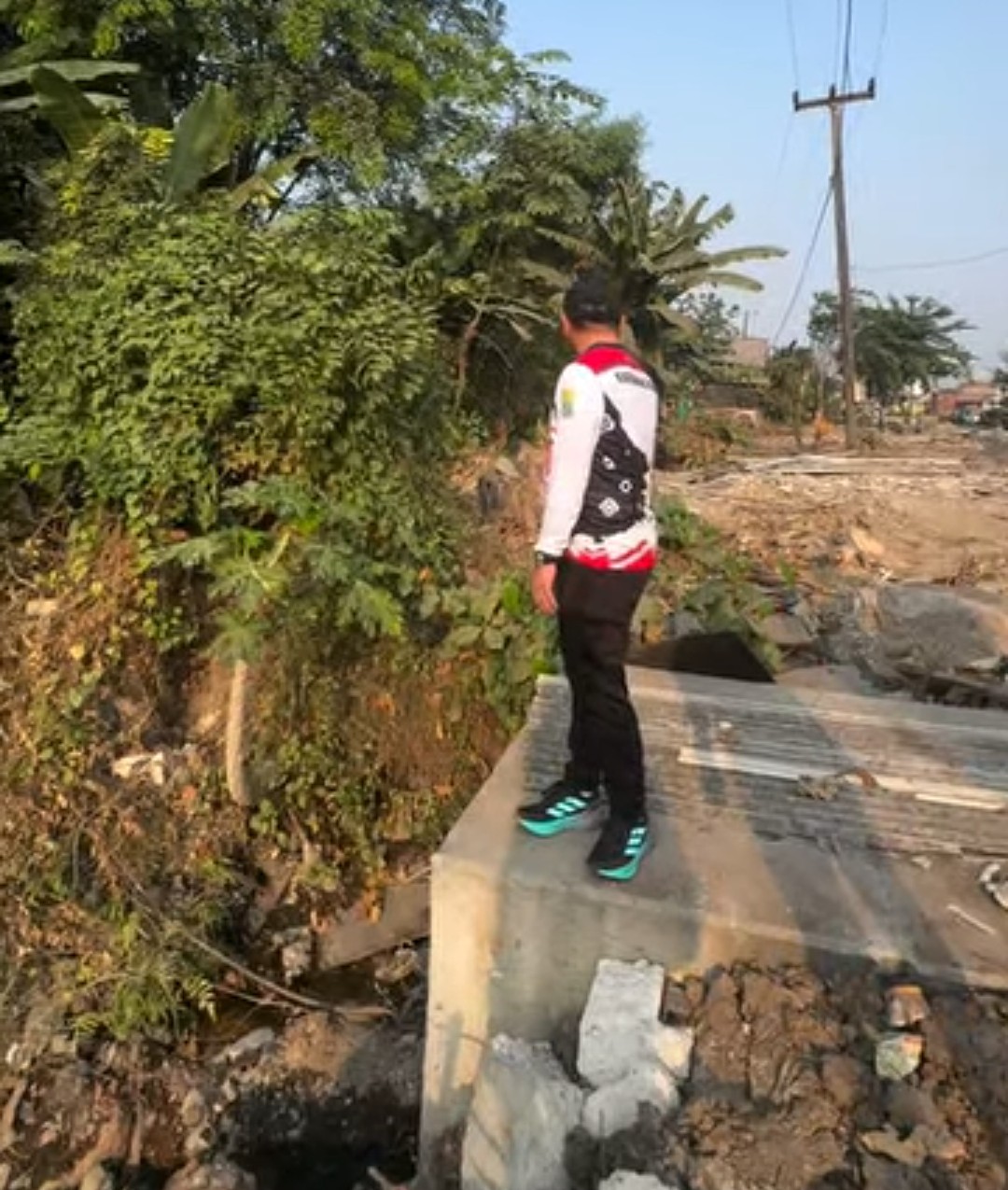 Wajah Karawang di Gerbang Tol Karawang Timur Mulai Dibenahi, Drainase hingga Median Jadi Prioritas