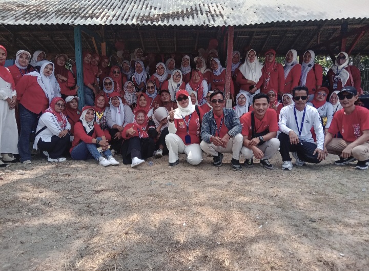 Relawan Rujuk Pandeglang Gelar Kegiatan Rutin Bulanan Sekaligus Meriahkan HUT RI ke-81 di Pantai Ceria