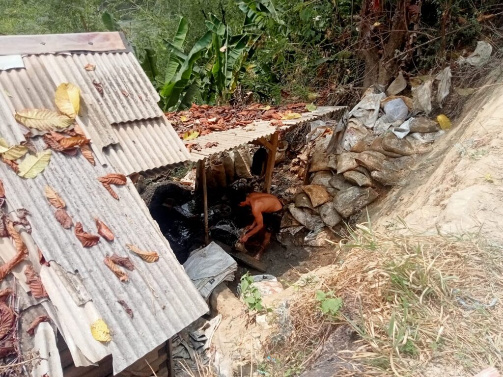 DUGAAN PENGOLAHAN LUMPUR EMAS DI LEBAK SELATAN DISOROT   Satu Lokasi, Tiga Titik Pengolahan Diduga Gunakan Bahan Kimia, LSM OMBAK Siap Bawa Data ke Mabes Polri
