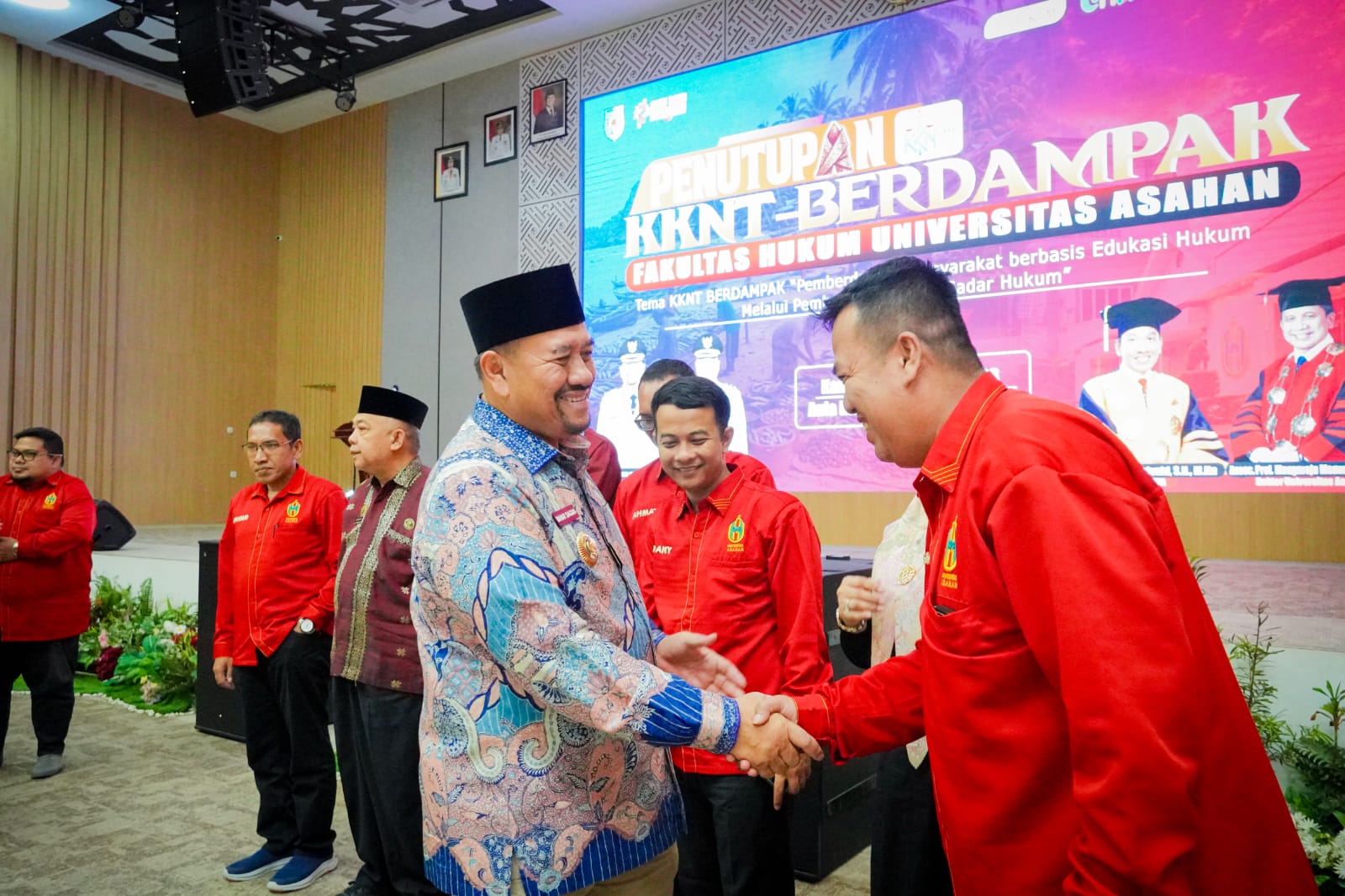 Bupati Baharuddin Dorong Generasi Muda Batu Bara Melek Hukum dan Produktif, KKNT FH UNA Resmi Ditutup