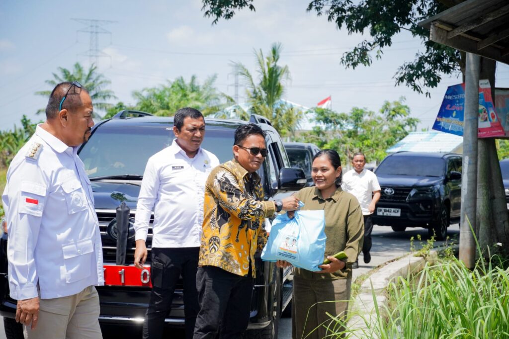 Bupati Turun Langsung! Banjir Rendam Gambus Laut, Jembatan Rusak di Guntung Jadi Perhatian
