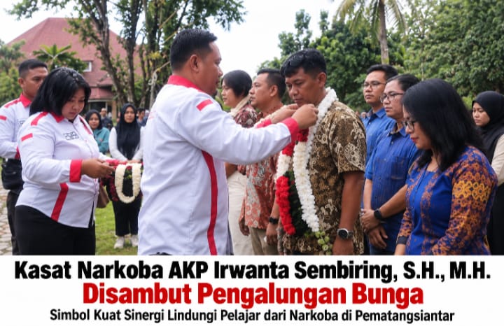 Kasat Narkoba AKP Irwanta Sembiring Disambut Pengalungan Bunga, Simbol Kuat Sinergi Lindungi Pelajar dari Narkoba