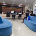 ADVOKAT RIKHA PERMATASARI ONTROG MAPOLDA METROJAYA : MINTA TANGKAP DAN PROSES HUKUM OKNUM POLRI MENGAKU PERWIRA YANG DIDUGA MENGANIAYA TIGA WARGA SIPIL