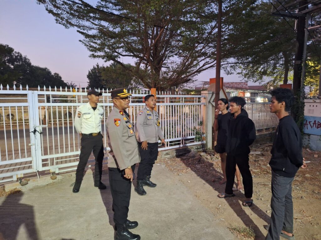 Antisipasi Bentrok Susulan, Kapolsek Tamalate bersama piket fungsi Berjaga di Kampus UNM Parangtambung.