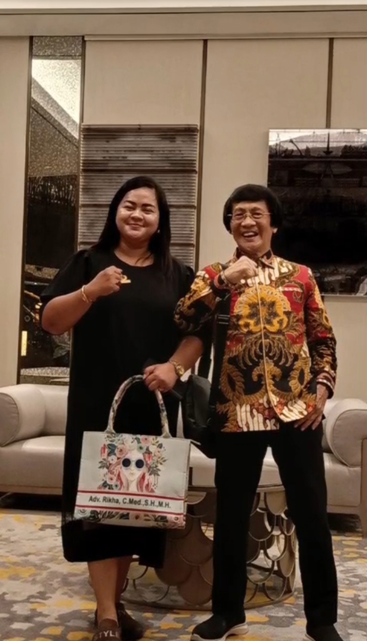 Rikha Permatasari adalah Perempuan Tangguh Pembela Keadilan, layak dijuluki Srikandi Hukum. 
